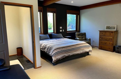 Courtenay House | Tsolum River Cedar Home Getawaynn