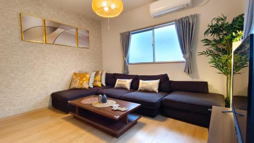 Minato House | Tsukiyume Kan - House with Parking, 10Mins to USJ, Tennoji, Namba