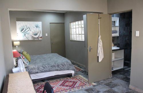 Nelspruit House | Tucked-Away 1&2 Bedroom Houses