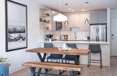 Revelstoke House | Tucker's Place