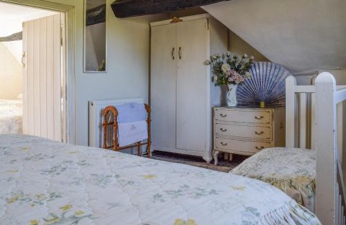 Ardens Grafton House | Tudor Cottage