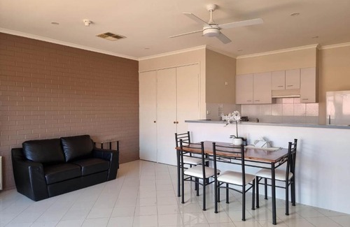 Greenway Apartment | Tuggeranong Short Stay #09 Sleeps 4