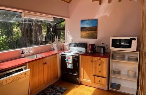 Onemana House | Tui's Grove - Onemana Holiday Home