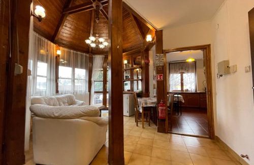 Miskolc House | Tulipán Vendégház
