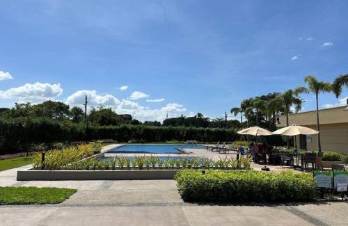 Binan City Apartment | Tulip Garden Apricot Bldg 1BR with pool and Gym