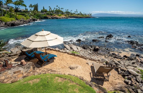 Napili House | Turtle Cove 3 Bedroom Home by RedAwning