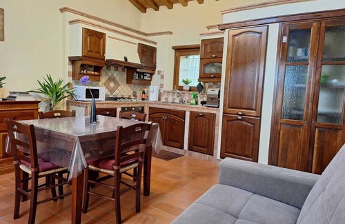 Fiesole House | Tuscan Barn 15 min from Florence, Parking, Garden