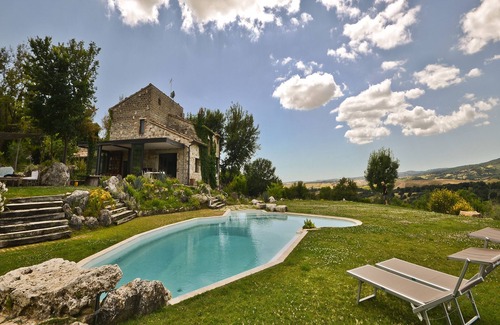 Saturnia Villa | Tuscan country villa with private swimming pool