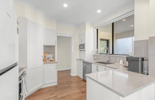 Bathurst House | Tuscan Dream on Keppel - Spectacular Views