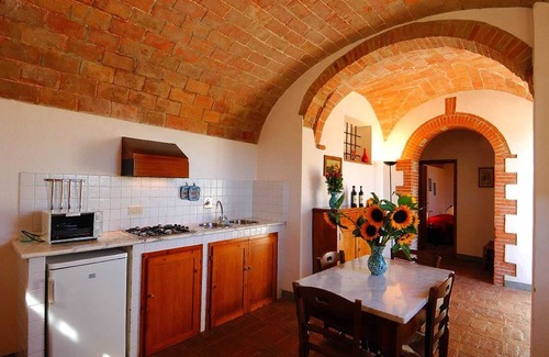 San Pietro in Bossolo Cottage | Tuscan Cottage with 2 Pools
