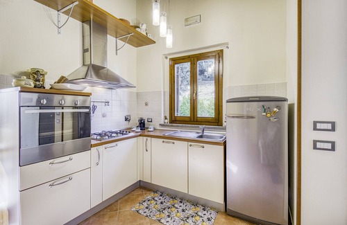 Radicondoli Apartment | Tuscan Sun With Shared Pool, Radicondoli, Italy