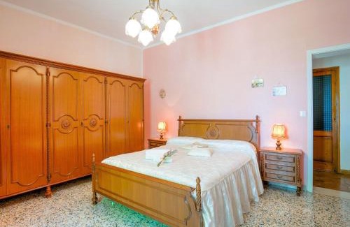 Chianni House | Tuscany Family Country Home