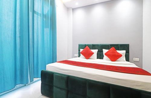 Rajouri Garden Hotel | Twamev couple Friendly Rajouri garden by The Arrow