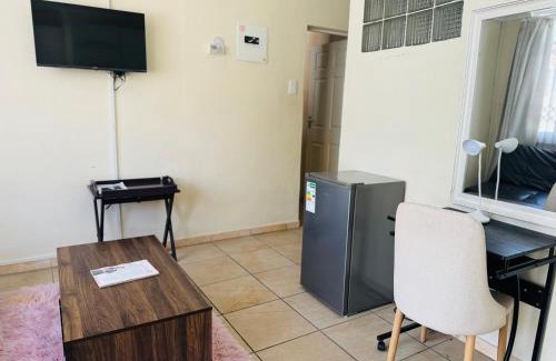 Umtata Apartment | Twenty 4 Hr Self-Catering Accomodation