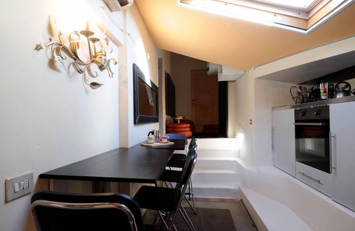 Santa Maria Novella Bed & Breakfast | Twin Bedroom With Private Bathroom