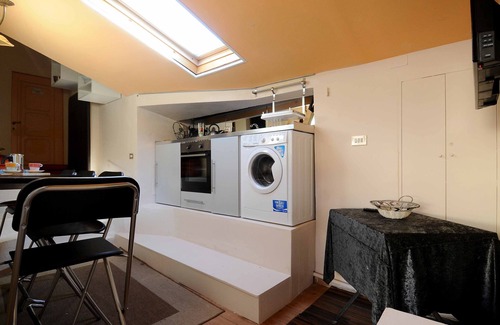 Santa Maria Novella Bed & Breakfast | Twin Bedroom With Private Bathroom