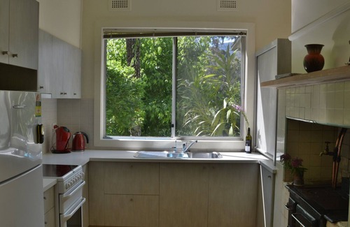 Warburton House | Twin Creek Cottage- a secluded forest retreat.