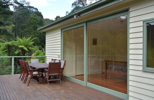 Warburton House | Twin Creek Cottage- a secluded forest retreat.