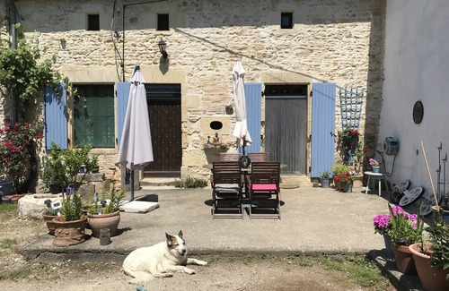 Le Vieux-Cerier Cabin | Twin Emperor Tent - Bbq, Pool & Pet Friendly