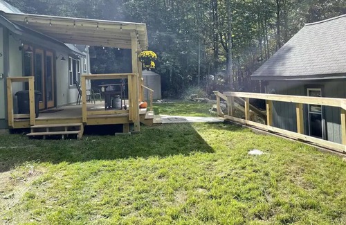 Altamont Cabin | Twin Oaks at Linville, Private, Newly remodeled!