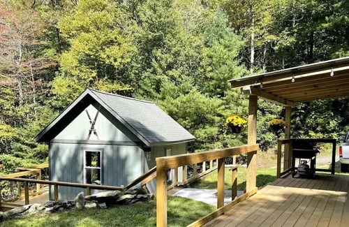 Altamont Cabin | Twin Oaks at Linville, Private, Newly remodeled!