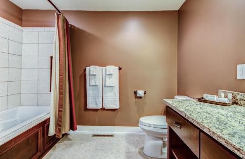 Saugatuck Bed & Breakfast | Twin Oaks Inn