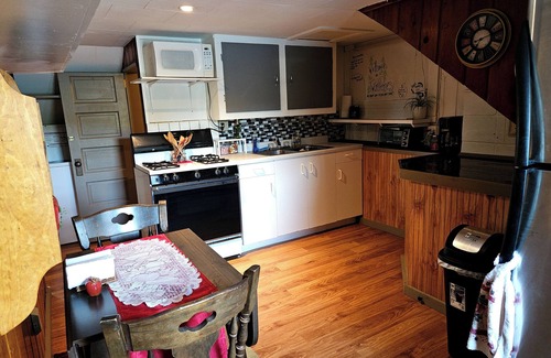 Gwinn Apartment | Twin Pines Lake HousenOn beautiful Johnson LakenGwinn, MI