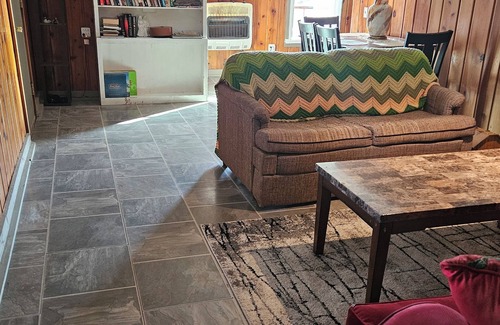 Gwinn Apartment | Twin Pines Lake HousenOn beautiful Johnson LakenGwinn, MI