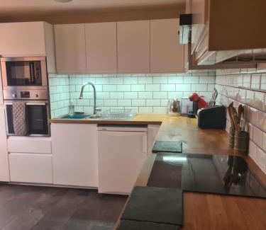 Pill House | Twin room at Fir Tree Lodge with garden view