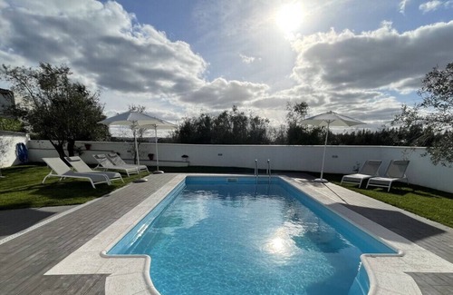 Penacova House | Twin room in a hotel with pool