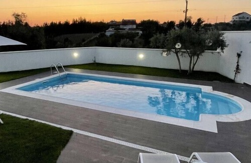 Penacova House | Twin room in a hotel with pool