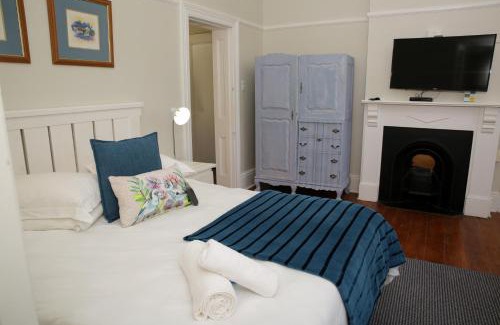 King William's Town House | Twins Guesthouse NO LOAD SHEDDING