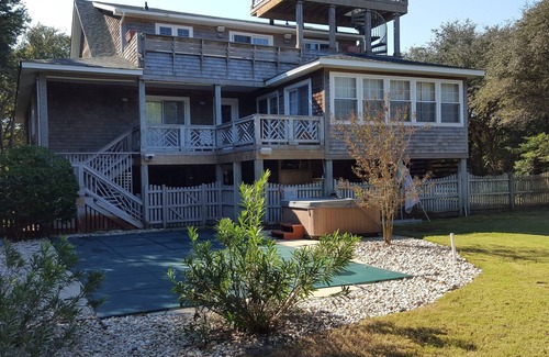 Southern Shores House | Twins Inn - Nantucket Beauty Oceanside on the OBX Southern Shores