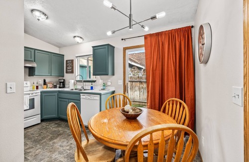 West Bench Apartment | Two Adjacent Apartments for Large Groups (3539)