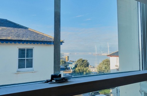 Gravesend Apartment | Two-Bedroom Apartment with River view