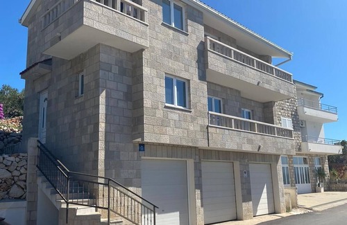 Drasnice Apartment | Two bedroom apartment near beach Drašnice, Makarska (A-22864-b)