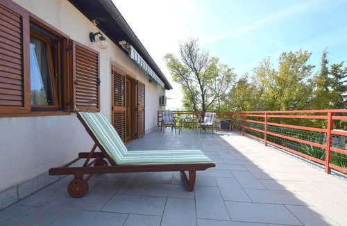 Municipality of Omisalj Apartment | Two bedroom apartment with terrace and sea view Omišalj, Krk (A-20480-a)