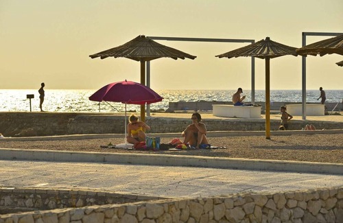 Privlaka Apartment | Two bedroom apartment with terrace and sea view Privlaka, Zadar (A-12989-b)