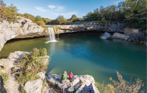 Jezenj Apartment | Two-Bedroom Apartment In Veli Jezenj