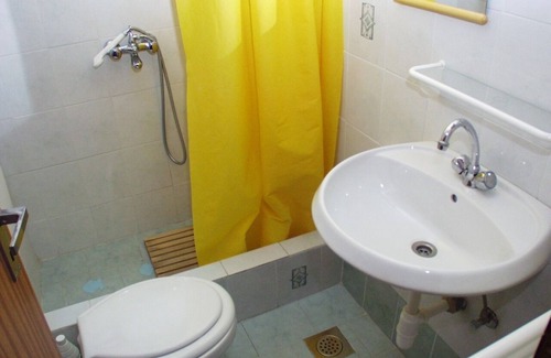 Zubovici Apartment | Two bedroom apartment with terrace and sea view Zubovići, Pag (A-241-b)