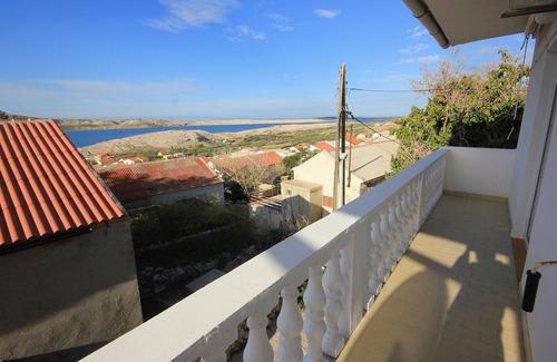 Zubovici Apartment | Two bedroom apartment with balcony and sea view Zubovići, Pag (A-9365-c)
