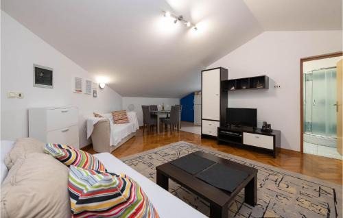 Barbariga Apartment | Two-Bedroom Apartment In Betiga