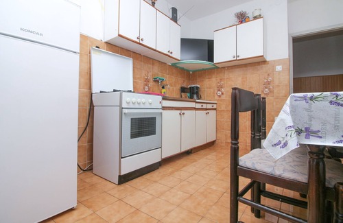 Grebastica Apartment | Two bedroom apartment near beach Grebaštica, Šibenik (A-480-a)