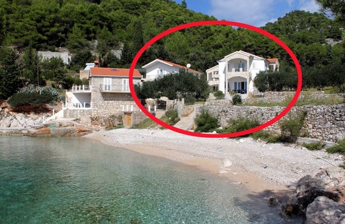 Gdinj Apartment | Two bedroom apartment near beach Cove Jedra, Hvar (A-2583-d)