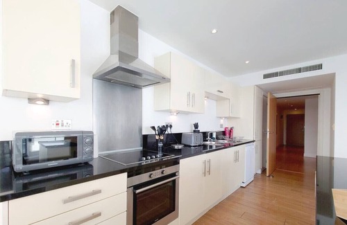 Newham Apartment | Two-Bedroom Apartment with River Views