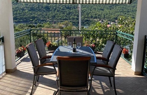 Grebastica Apartment | Two bedroom apartment with terrace and sea view Grebaštica, Šibenik (A-4252-a)