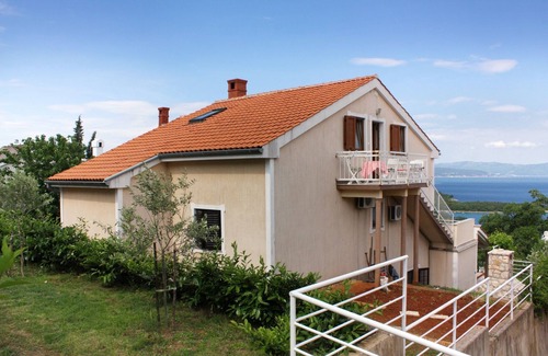Njivice Apartment | Two bedroom apartment with terrace and sea view Njivice, Krk (A-5362-b)