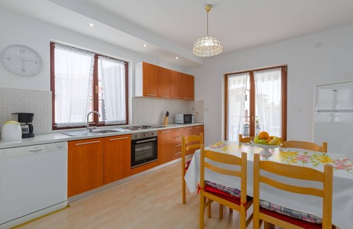 Borik Apartment | Two bedroom apartment with terrace Rovinj (A-7144-a)