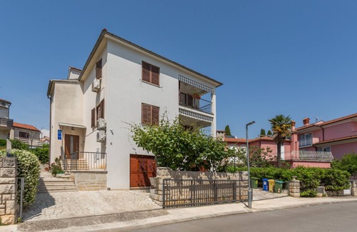Borik Apartment | Two bedroom apartment with terrace Rovinj (A-7144-a)