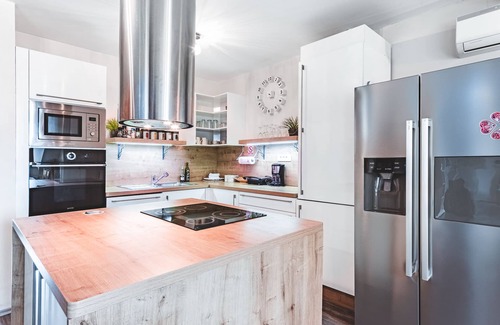 Zagreb Apartment | Two Bedroom Apartment with balcony